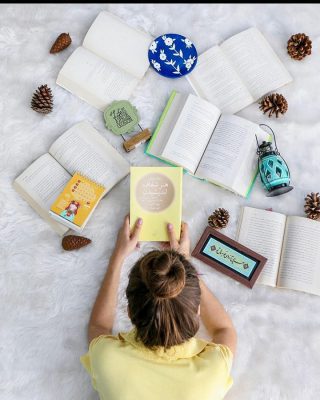 کتاب خان!!!
‌.
.
کتاب‌خوان‌ها به روح هزاران آدم و خرد جمعی همه این آدم‌ها دسترسی