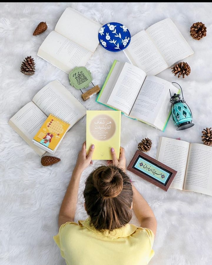 کتاب خان!!!
‌.
.
کتاب‌خوان‌ها به روح هزاران آدم و خرد جمعی همه این آدم‌ها دسترسی 1