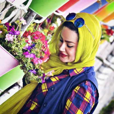 نمی دانم این «چیزی شدن» را چه کسی توی دهان ما انداخت؟
از کِی فکر کردیم باید کسی