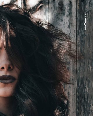 من عشق هایم هستم و لحظات نومیدی ام و دوستی هایم و نوشته هایم و شنیده هایمتمثال